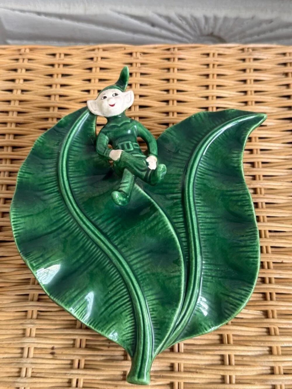 Vintage 1950s Treasure Craft Leaf Wall Pocket Vase Pixe Elf Kitschy Retro